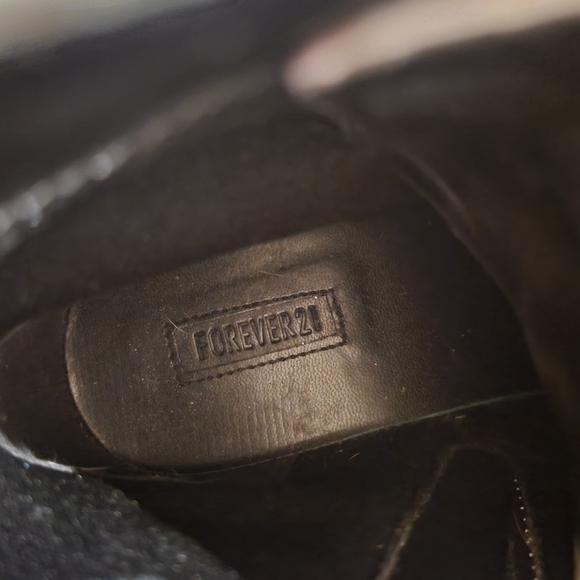 NWOT Forever 21 white boots - Picture 5 of 10